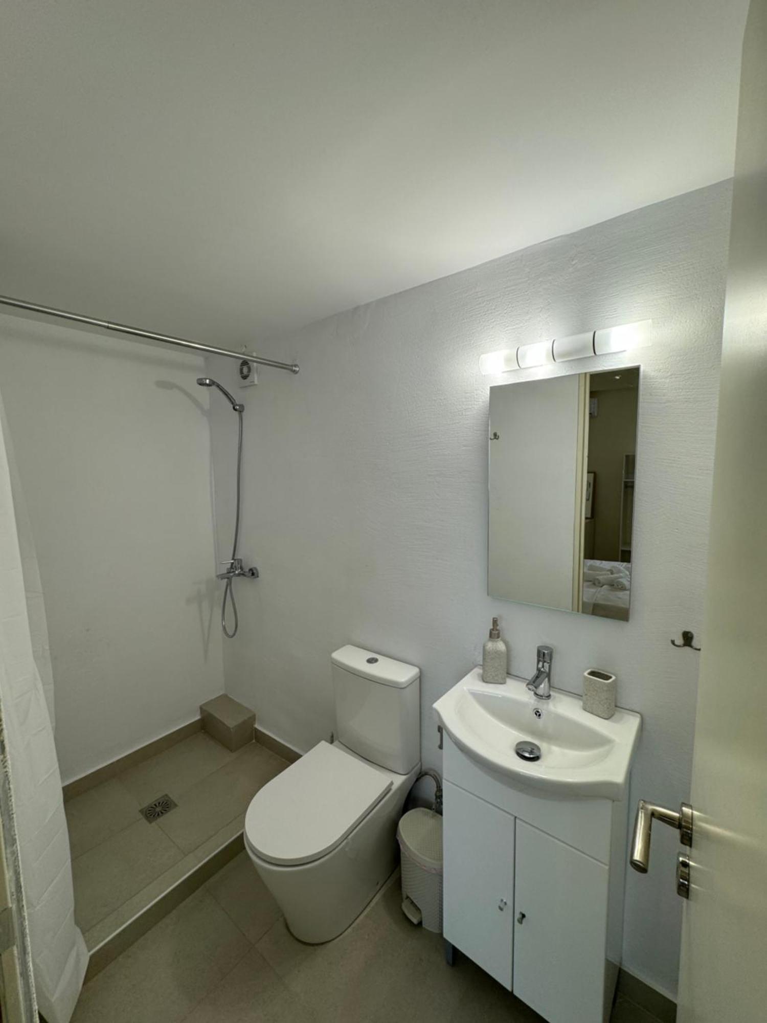 Airpoint Apartments Artémida Eksteriør bilde