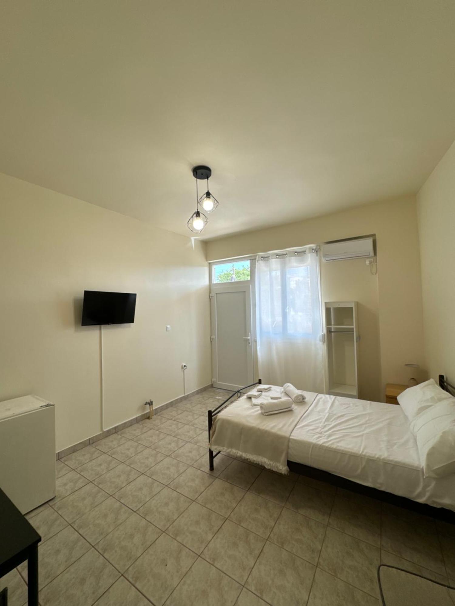 Airpoint Apartments Artémida Eksteriør bilde